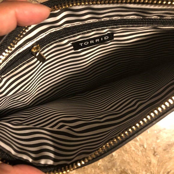 NWOT! Torrid Lemon crossbody - Picture 3 of 3